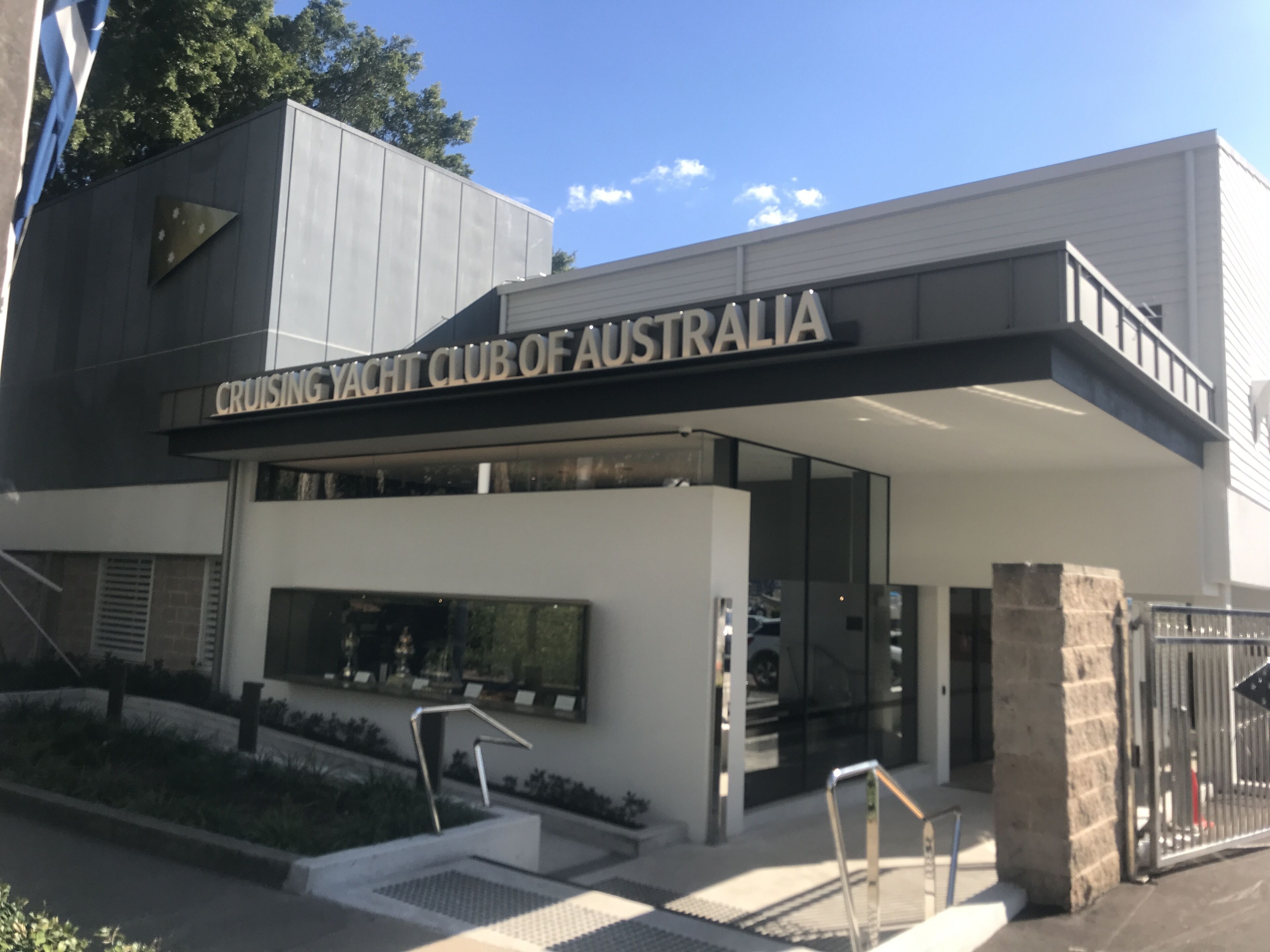 Luxury Harbour and City Skyline Views — image 27