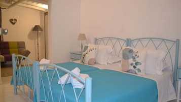 3 bedrooms, in-room safe, iron/ironing board, free WiFi