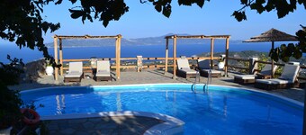 "Villa Erifili" Luxurious villa with spectacular view in Skiathos Island