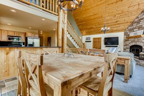 Fridge, microwave, oven, stovetop - Upscale Cabin w/Hot Tub, Game Room, Fireplace, 20 mi to Breckenridge - Mountain Vista (Alma)