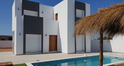 Villa de luxe avec piscine privée sans vis à vis et vue de la plage panoramique