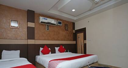 Hotel Crystal Inn