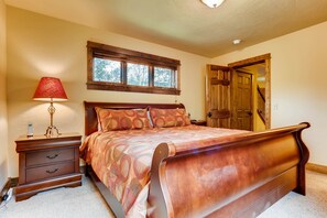 3 bedrooms, iron/ironing board, free WiFi, bed sheets - Private Escape w/Office, Hot Tub, Fireplace, only 15 miles to Breckenridge - Claim Jumper (Alma)