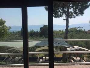 Standard Double Room | Peralatan tempat tidur premium, cadar katil 