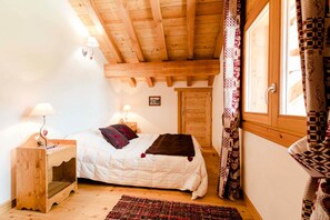 4 slaapkamers, een strijkplank/strijkijzer, wifi, beddengoed