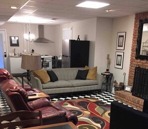 Smart TV, fireplace, DVD player, books