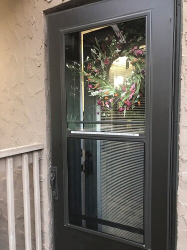 Cozy Suite on Cedars 1300sq ft (ONE LEVEL)