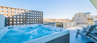 C9039 Bear Inn OBX. 4X4 Area, Wild Horses, Oceanfront, Hot Tub!