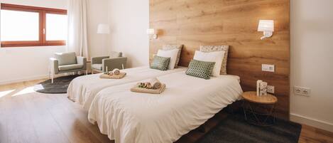 1 bedroom, desk, soundproofing, iron/ironing board