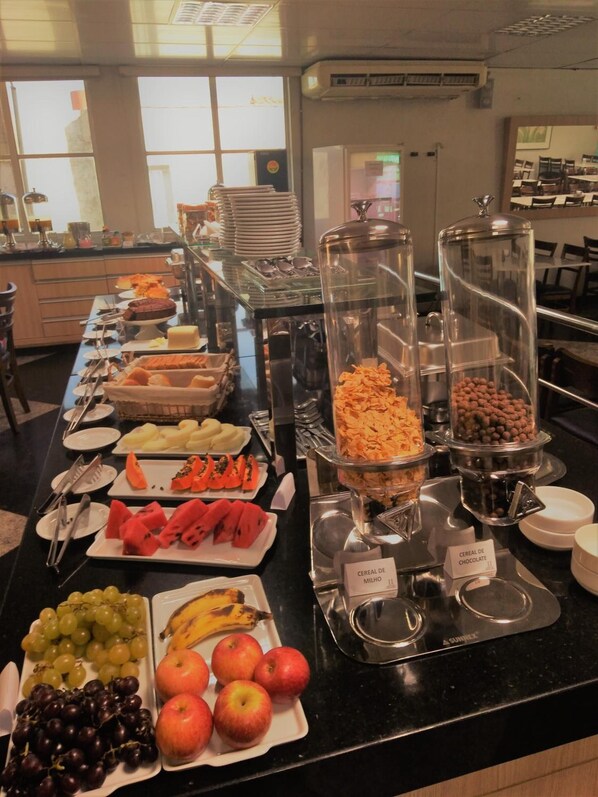 Frühstück, Mittagessen und Abendessen