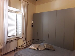 2 Schlafzimmer, Bügeleisen/Bügelbrett, WLAN