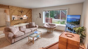 Living room - Rim Trail and Relax (Stateline)
