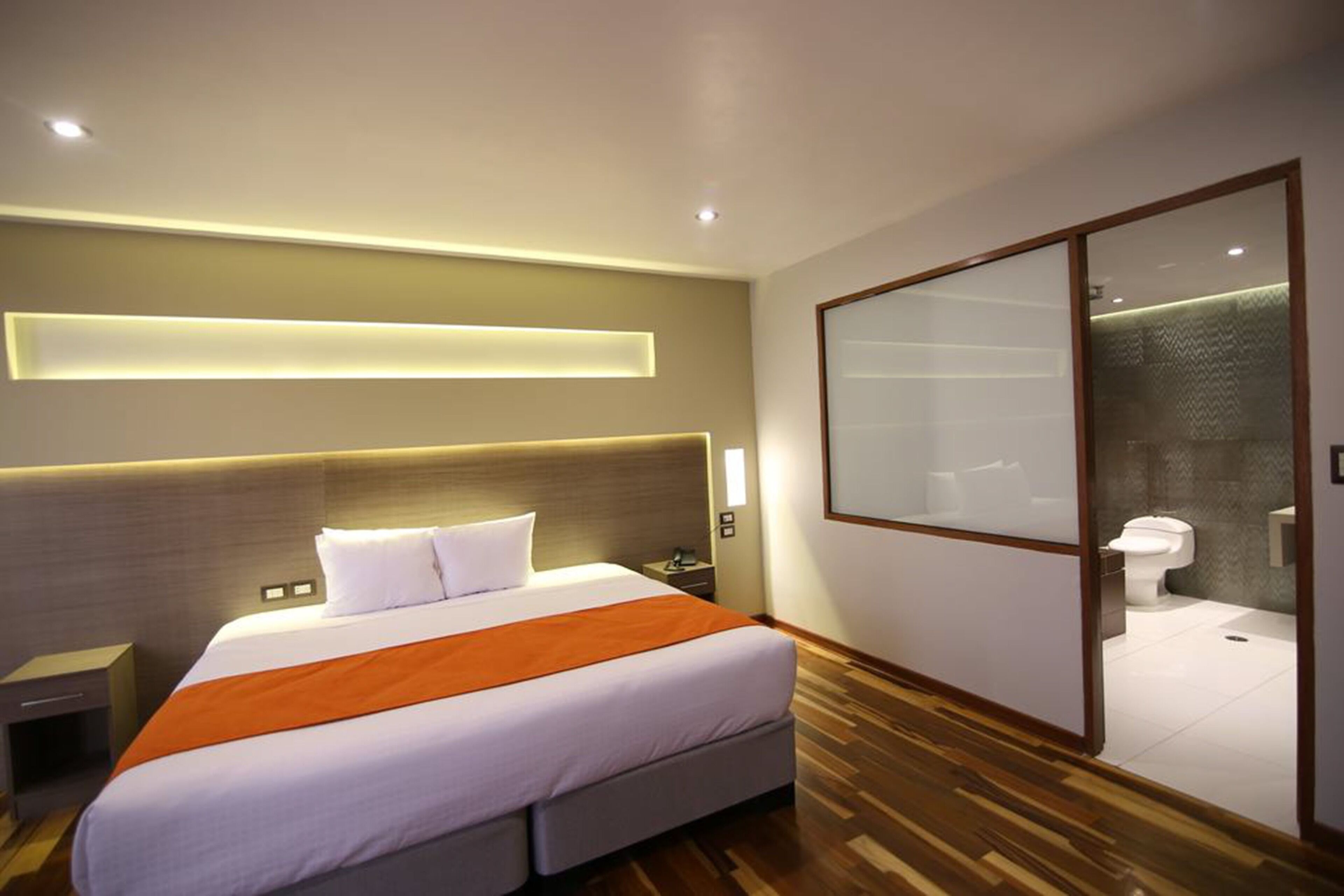 double room | in-room safe, desk, free wifi, bed sheets