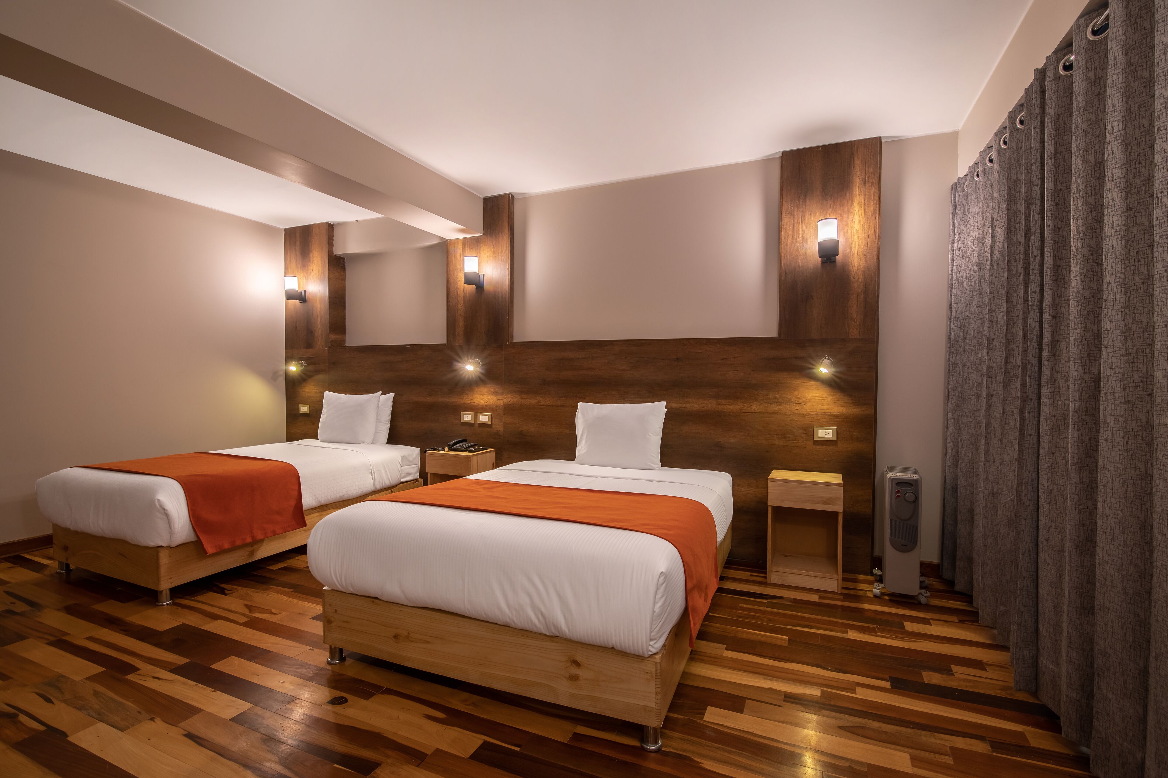 double room | in-room safe, desk, free wifi, bed sheets