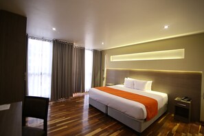 In-room safe, desk, free WiFi, bed sheets - Polo Santa Monica (Cusco)