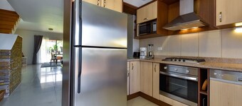 Incredible location Eagle Beach! sleeps 6 - clean and centrally located!