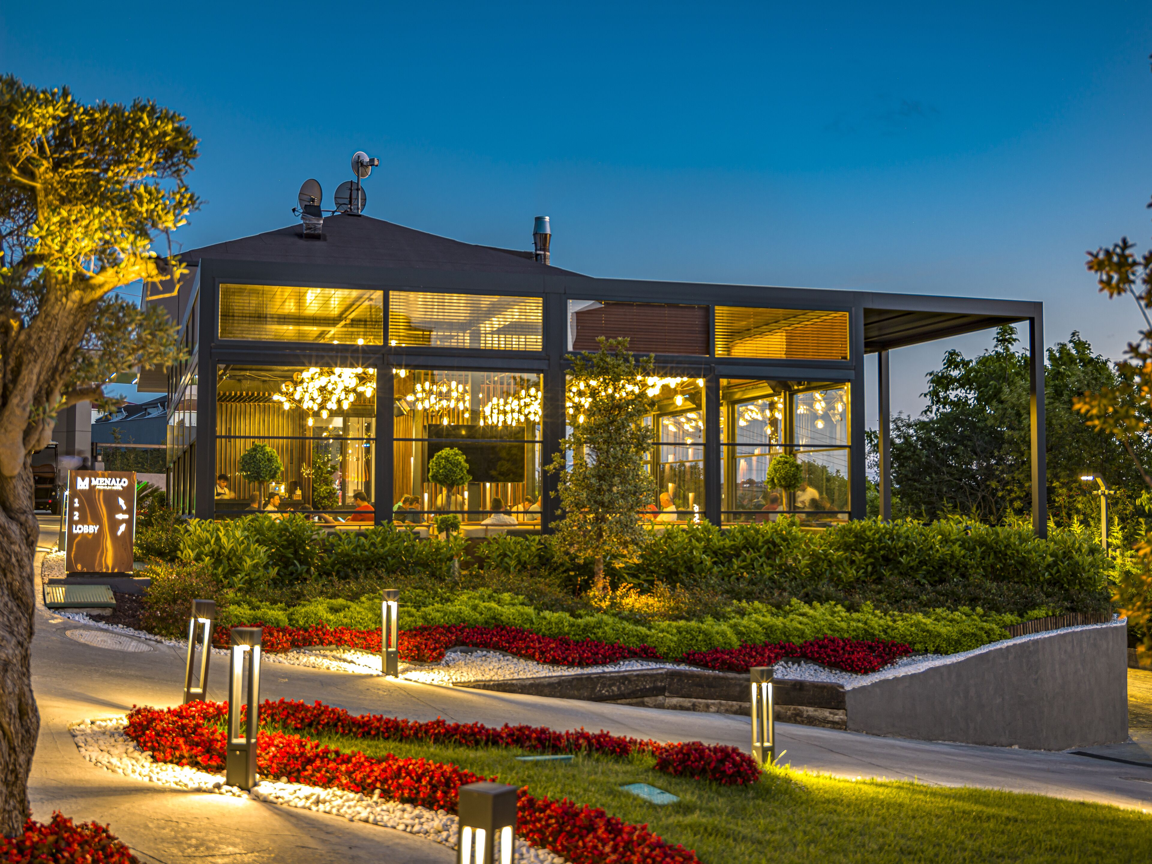 breakfast, lunch and dinner served