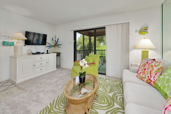 TV, DVD player - Cozy Dockside 1 bed, 1 bath at Sanibel Moorings #1412 (Sanibel)