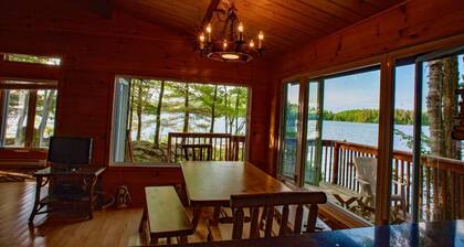 Sun Filled Muskoka Beach Cottage on Lake of Bays