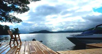 Muskoka Beach Cottage On Lake Of Bays