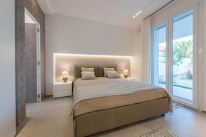 2 bedrooms, iron/ironing board, WiFi