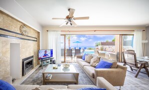 TV, fireplace