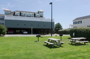 Outdoor dining - FFR211 Atlantic View Retreat by First Flight Rentals (Kill Devil Hills)