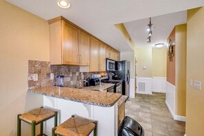 Fridge, microwave, oven, stovetop - 2 Bedroom Oceanfront 2 Bath 2 Qs & Sleep Sofa (Kill Devil Hills)