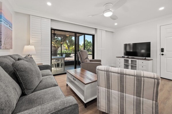 TV, DVD player - Newly Renovated Garden View 1 bed, 1 bath at Sanibel Moorings #911 (Sanibel)
