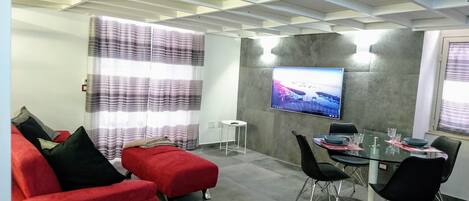 Fernseher, Stereoanlage