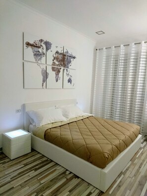 2 Schlafzimmer, Zimmersafe, Bügeleisen/Bügelbrett, WLAN