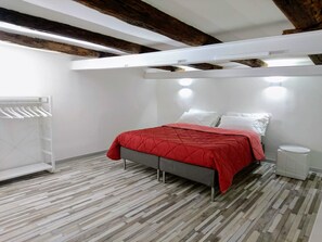 2 Schlafzimmer, Zimmersafe, Bügeleisen/Bügelbrett, WLAN