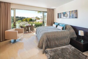 3 habitaciones, tabla de planchar con plancha, cuna de viaje y wifi