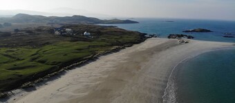 Hillside House Set in a quiet & idyllic spot along the famous Bog Road