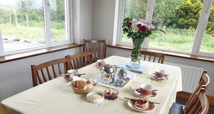Hillside House - fĂŒr 4 GĂ€ste in 2 Schlafzimmern