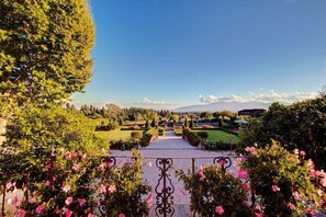Property grounds - villa rental italy, tuscany, lucca, wedding, special event (Capannori)