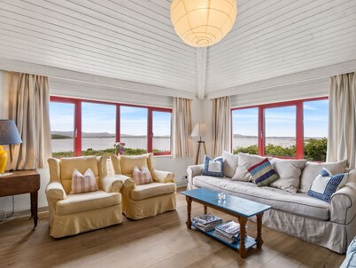 Salmon Cottage offers breathtaking views