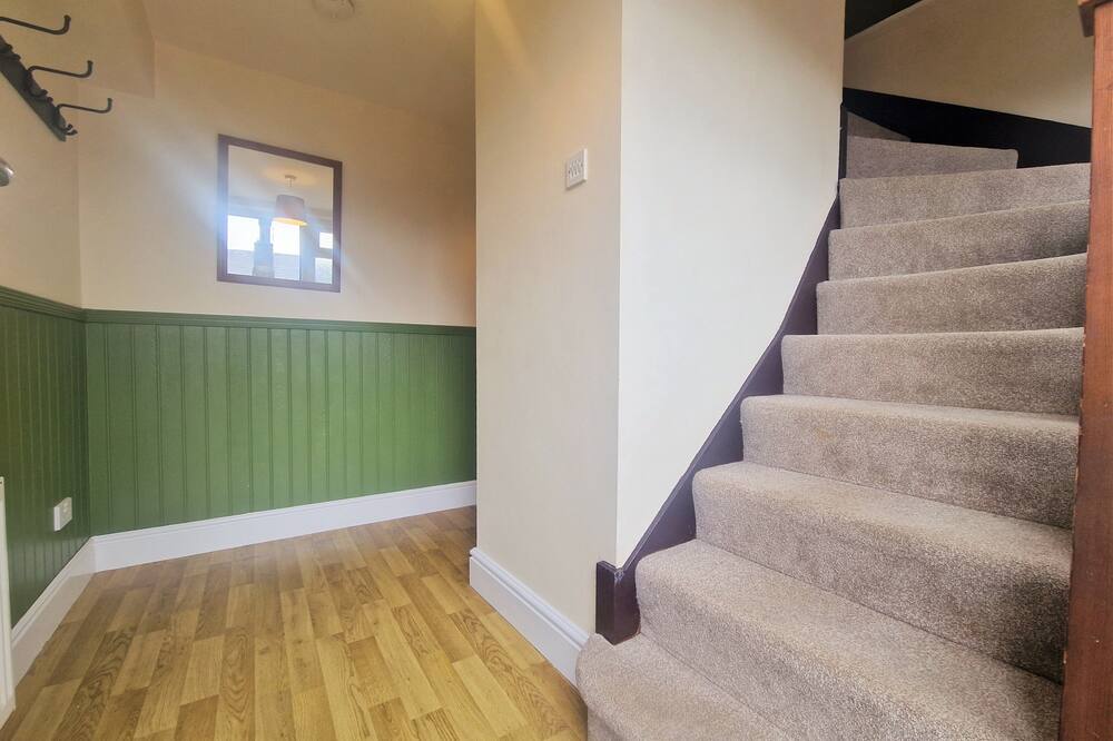The Granary - a thee bedroom, one bathroom that sleeps 5 guests in 3 bedrooms