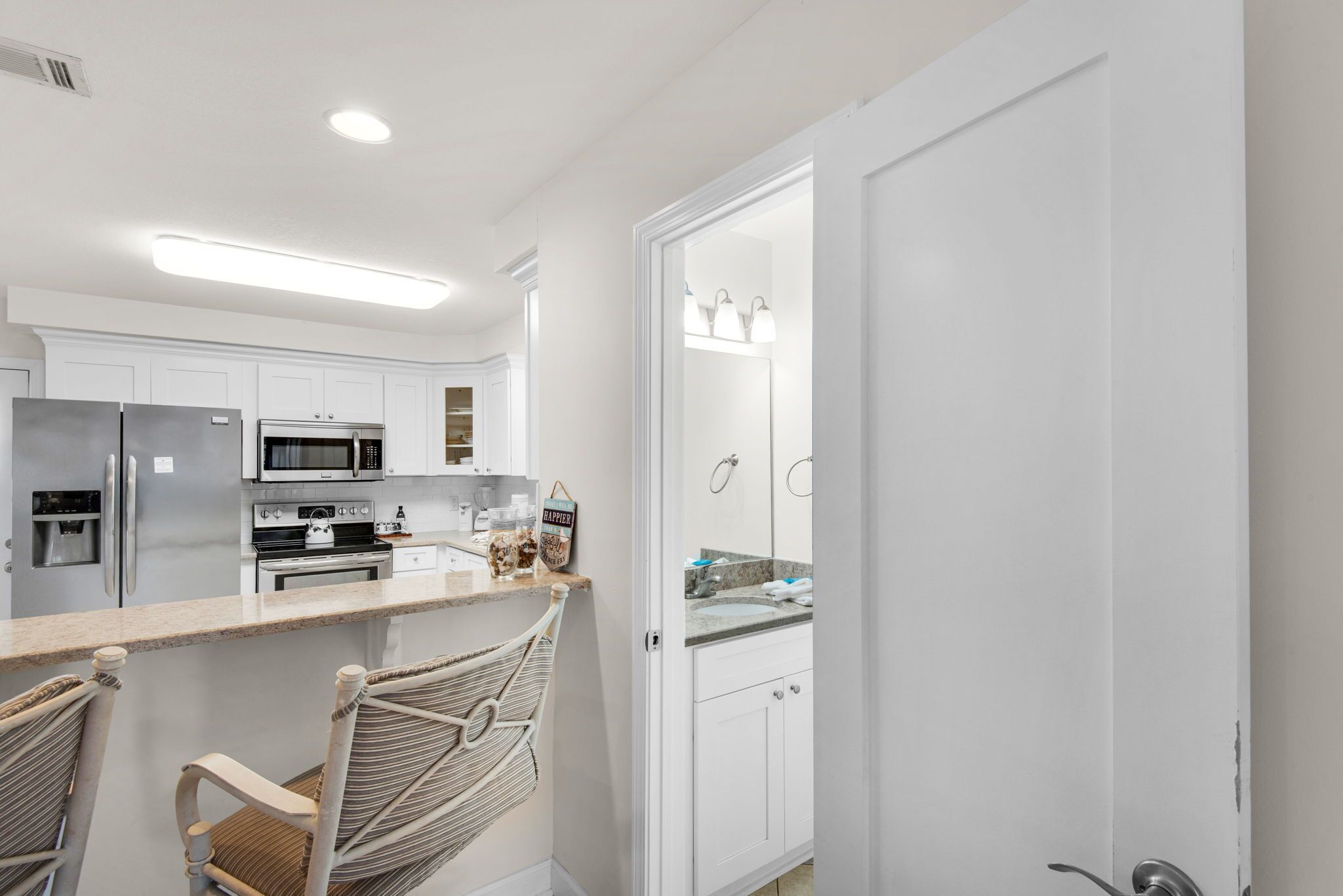 Kylskåp, mikrovågsugn, ugn och spishäll