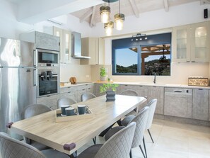 Køleskab, mikrobølgeovn, ovn, opvaskemaskine