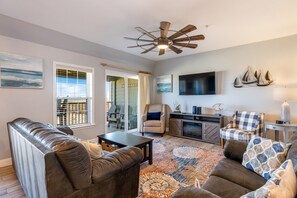 TV, books - FFR110 - Nautical Twilight by First Flight Rentals (Kill Devil Hills)