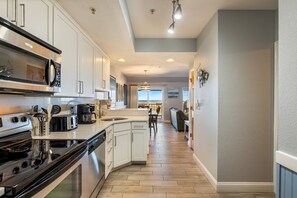 Fridge, microwave, oven, stovetop - FFR110 - Nautical Twilight by First Flight Rentals (Kill Devil Hills)