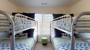 3 bedrooms, iron/ironing board, free WiFi