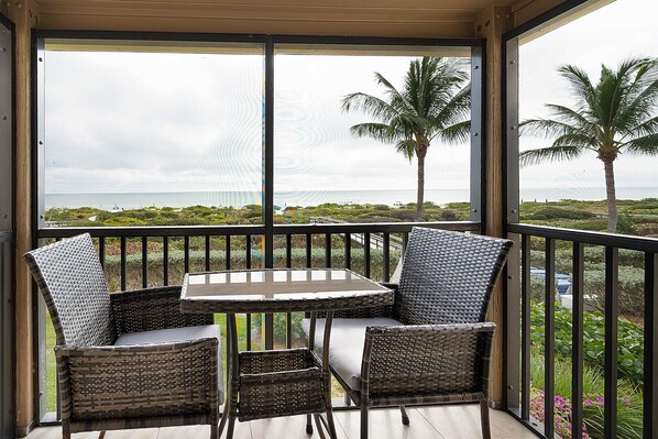 Interior - Gorgeous Beachfront 3 bed, 2 bath at Sanibel Moorings #712 (Sanibel)