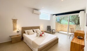 4 Schlafzimmer, Schreibtisch, Bügeleisen/Bügelbrett, WLAN