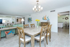 Dining - Beachfront Luxury Condo. Best View on Siesta Key Beach - no streets to cross! (Sarasota)