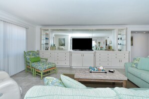 Smart TV, DVD player, books, offices