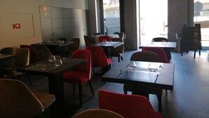 Se sirven desayunos, comidas y cenas 