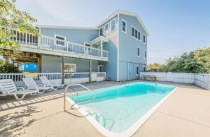 Et oppvarmet basseng