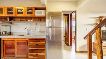 Apartamento família, vista para o parque | Cozinha privada | Geladeira